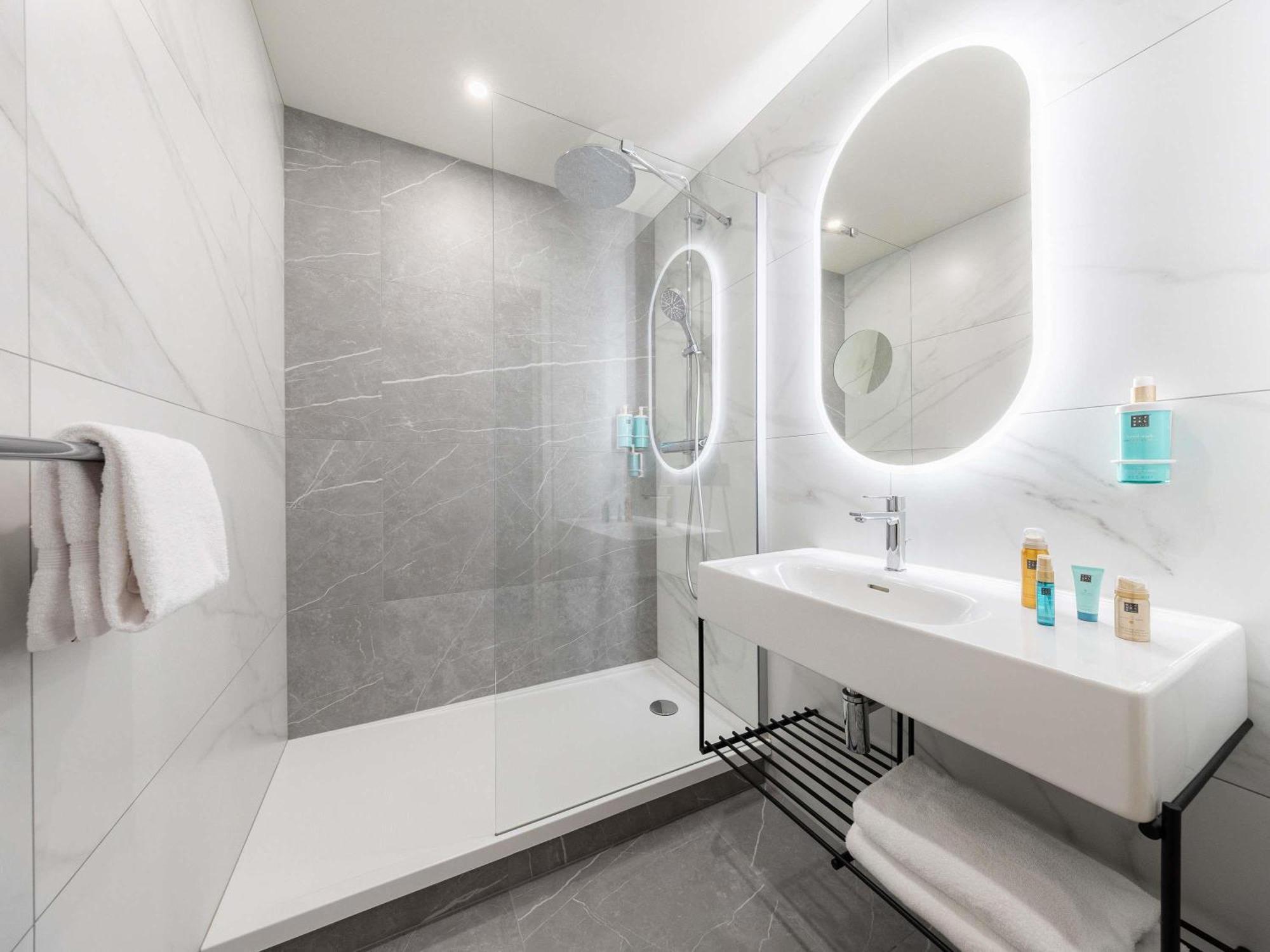 Novotel Paris 13 Porte d'Italie Le Kremlin-Bicêtre Esterno foto